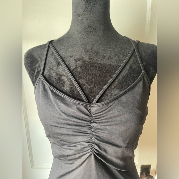 Boston Proper, Criss cross tank, w/ bra underlining, size med, like new - Picture 3 of 6